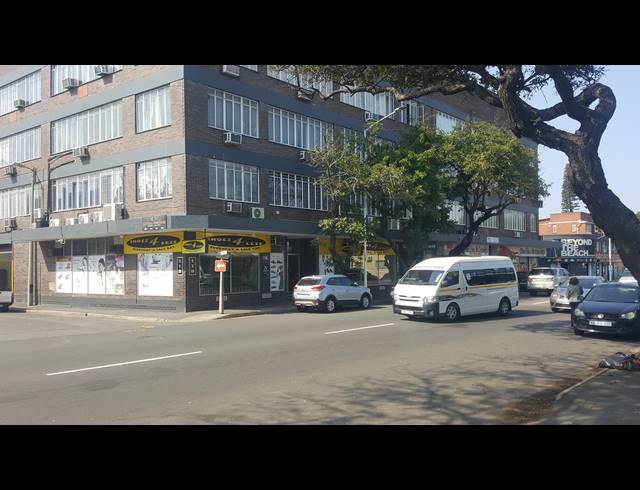 64M² OFFICE TO LET IN STAMFORD HILL
